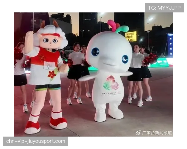 马拉松大叔全程穿着熊猫人偶服跑完,被赞“最重的完赛奖牌获得者”
