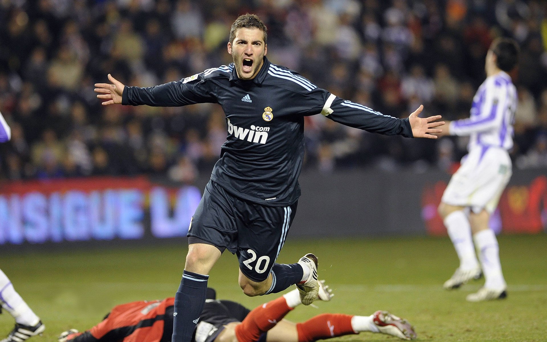 中超球队冬训全面展开,中超冬季引援